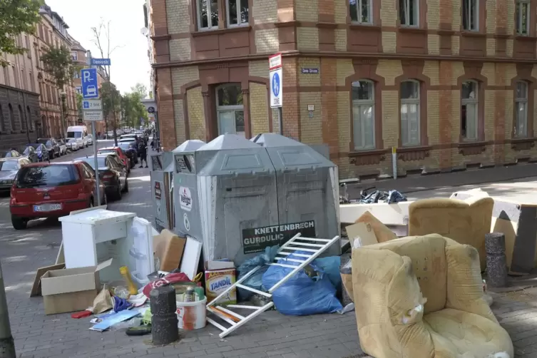 Illegal entsorgter Müll im Stadtteil Nord. 