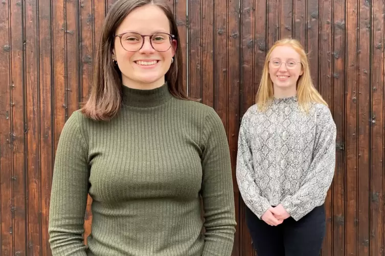 Absolvieren wegen Corona unfreiwillig ein &bdquo;Fernstudium&ldquo;: Paula Meinke (links) und Verena Henn