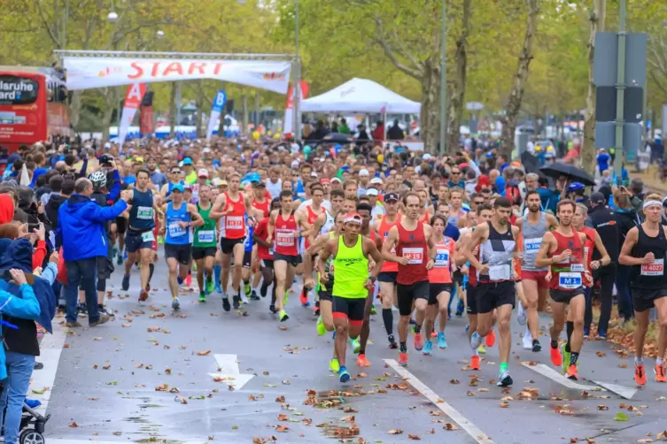 Der Marathon in Karlsruhe, hier 2018, ist ein Großereignis in der Stadt. 