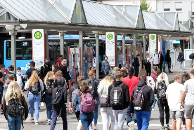 Auch Schülerfahrten werden laut Verdi ausfallen. Auch Schülerfahrten werden laut Verdi ausfallen.