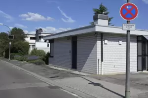 Soll erhalten werden: die Sonderwache neben dem Kohl- Wohnhaus. Soll erhalten werden: die Sonderwache neben dem Kohl- Wohnhaus.