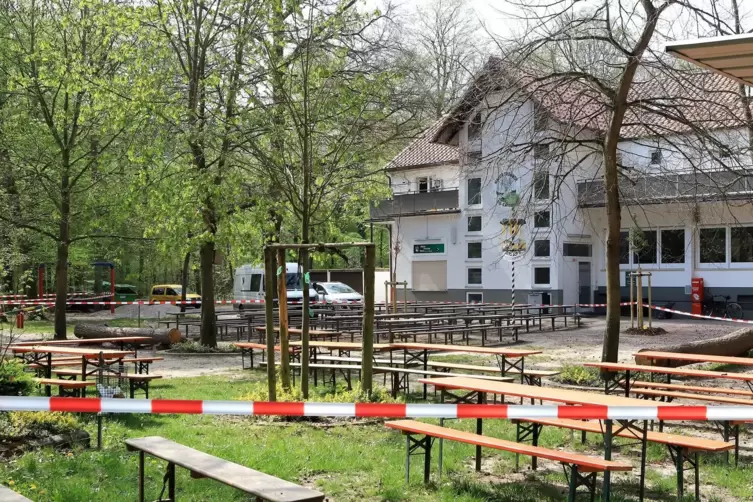 Nichts geht: Gastraum und Biergarten sind seit Monaten geschlossen. 