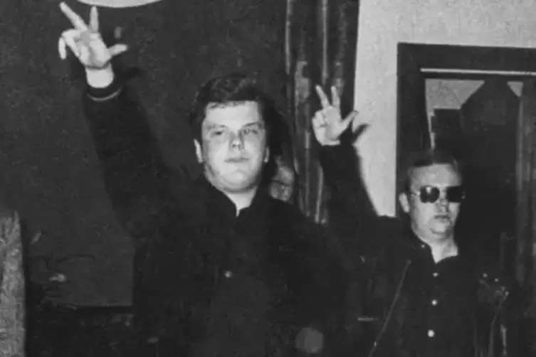 Fried-&bdquo;Freund&ldquo; und Neo-Nazi Michael K&uuml;hnen (links) bei einem Treffen der "Aktionsfront Nationaler Sozialisten" 1978