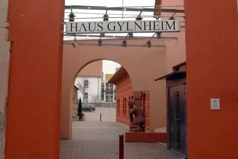 Dr Zugangsbereich zum Göllheimer Gemeindehaus „Haus Gylnheim“.
