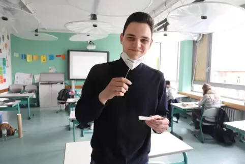 Schülersprecher Marcel Metz findet, dass die Schüler des Max-Slevogt-Gymnasiums in Landau gut mit dem Testen zurechtkommen.