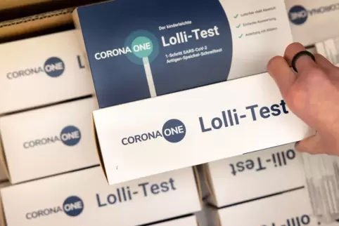 Die Kita bietet Lollitests für alle an. 