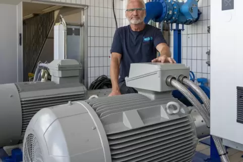 Der Waserzweckverband – hier Werkleiter Titus Müller-Skrypski – rüstet technisch auf. 