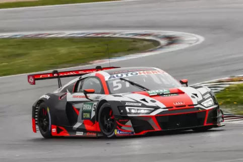 Ein GT-Auto sei grundsätzlich weicher, bewege sich mehr als die alten DTM-Autos, sagt Nico Müller über die neuen Rennwagen in de