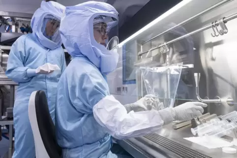 Produktion des Biontech-Impfstoffs in Marburg: Hochreine Räume und gut ausgebildete Mitarbeiter sind eine Voraussetzung.