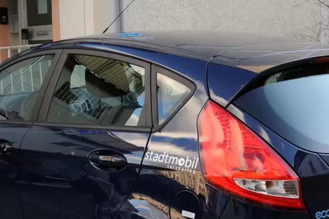 In Neustadt bietet die Firma Stadtmobil Carsharing an. In Neustadt bietet die Firma Stadtmobil Carsharing an.