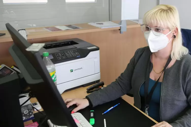 Franziska Warnick bei der Anmeldung. 