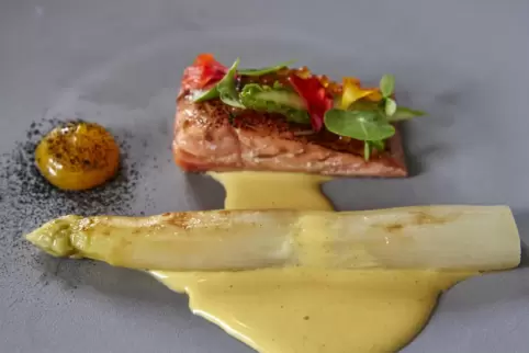 Eine Spargel-Kreation vom Restaurant „Zur Krone“ in Neupotz. 