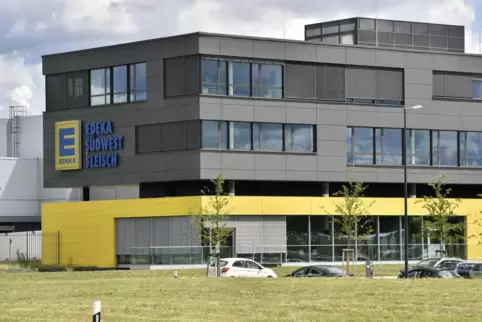 Zur Edeka-Regionalgruppe Südwest gehört auch ein eigenes Flesichwerk mit rund 1400 Mitarbeitern in Rheinstetten bei Karlsruhe 