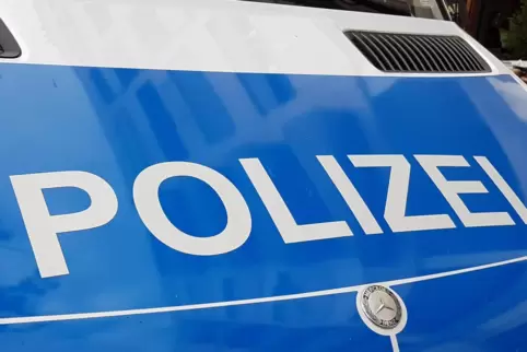 Die Polizei bittet um Hinweise auf den Verursacher. 