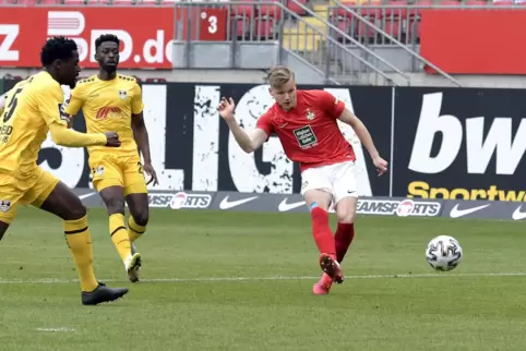 Mann des Tages beim FCK: Philipp Hercher trifft gegen den KFC Uerdingen zum zwischenzeitlichen 1:1.