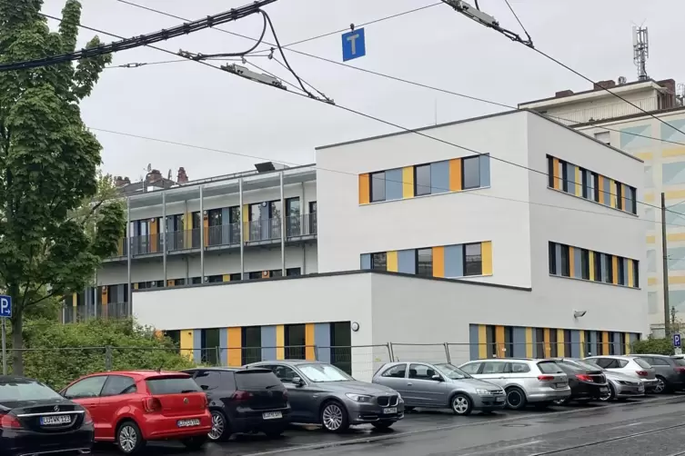 Die neue Kita in der W&ouml;rthstra&szlig;e neben der k&uuml;nftigen Baustelle der Hochstra&szlig;e S&uuml;d soll bis Ende des Jahres fertig werden. 
