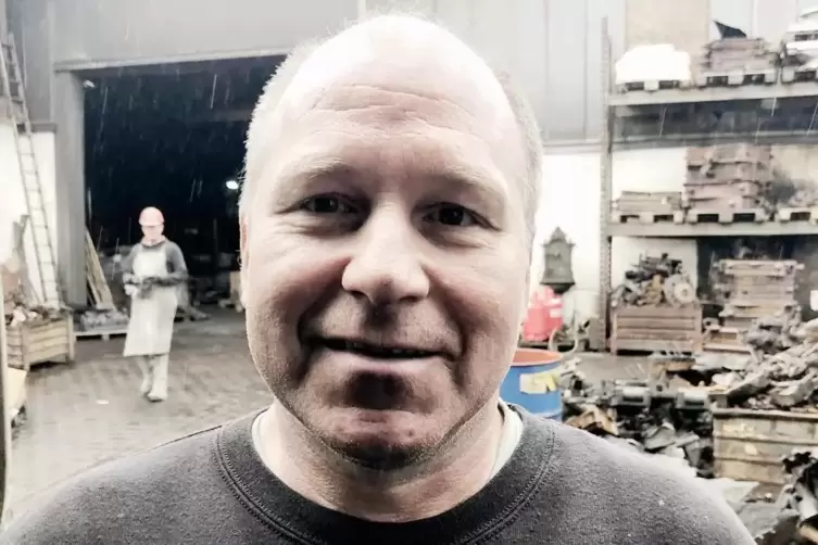 Thomas Claus ist seit 30 Jahren in der Gie&szlig;erei Hack t&auml;tig. 