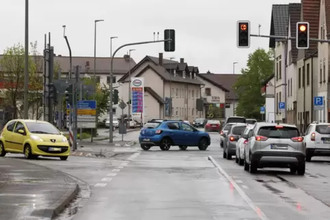 Voraussichtlich bis Sonntag wird die Kreuzung L363/L395 (Saarbrücker Straße) gesperrt.