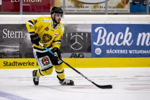 Luca Tosto im Trikot der Tölzer Löwen. 