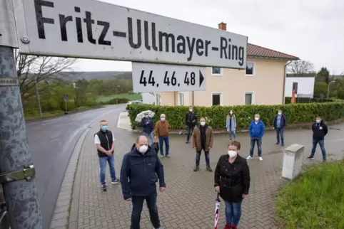 Haben sich zu einer Interessengemeinschaft zusammengeschlossen: Die Anwohner des Fritz-Ullmayer-Rings in Enkenbach-Alsenborn bez