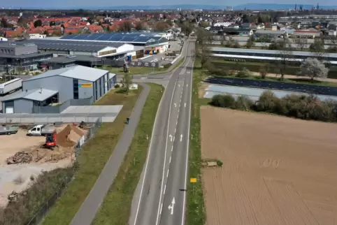 70 statt 50 Stundenkilometer sind seit Kurzem am Dudenhofener Ortseingang aus Richtung Harthausen erlaubt.