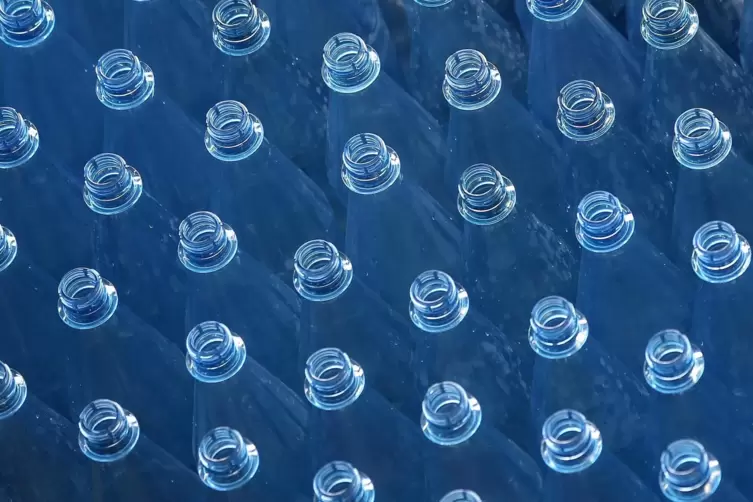 Faserquelle: In indischem und amerikanischem Trinkwasser wurden zweimal mehr Kunststofffasern gefunden als in europäischen oder 