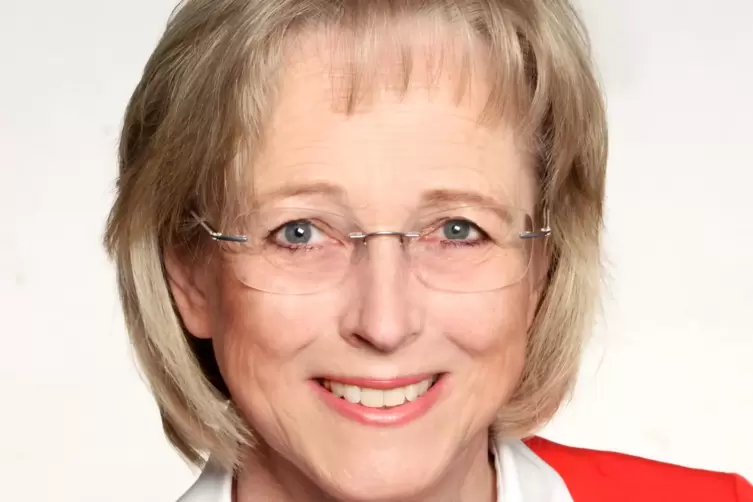 Doris Wittneben, promovierte Chemikerin, leitet seit Januar 2021 den Fachbereich Zukunftsfelder und Innovation der Metropolregio