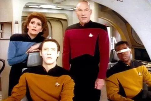Raumschiff „Enterprise“ läst grüßen: Captian Jean-Luc Picard (Zweiter von rechts) mit Teilen der Brückenbesatzung. 