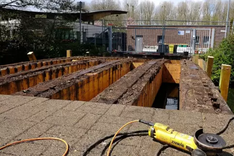 Die Brücke über den Bleicherbach hinterm Rosengarten wird derzeit erneuert. 