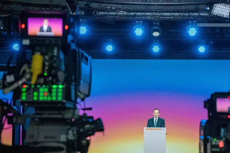 Wegen der Pandemie wurde der Berliner FDP-Bundesparteitag digital abgehalten, im Bild hinten Volker Wissing, der FDP-Generalsekr
