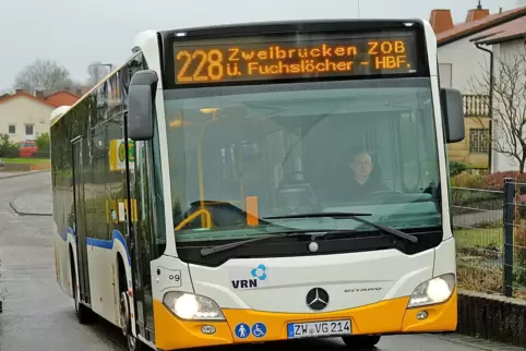 Fahren am Montag und Dienstag nicht, sondern stehen im Depot an der Schlachthofstraße: die Fahrzeuge der privaten Zweibrücker St