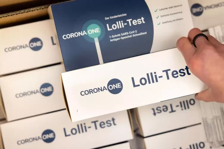 Lolli-Tests sind laut Gesundheitsministerium, die einzige Form von Speicheltests, die an Kitas und Schulen hygienisch unbedenkli