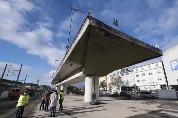 Baustellenabnahme im Oktober 2020 nach dem Abriss der Pilzhochstra&szlig;e.