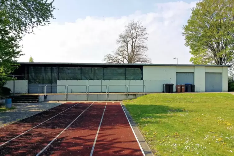 Dieser Teil der ehemaligen Fahrradhalle der Kurpfalzschule im Ortsteil Dannstadt soll abgerissen und zu einer Grün-Spielfläche f