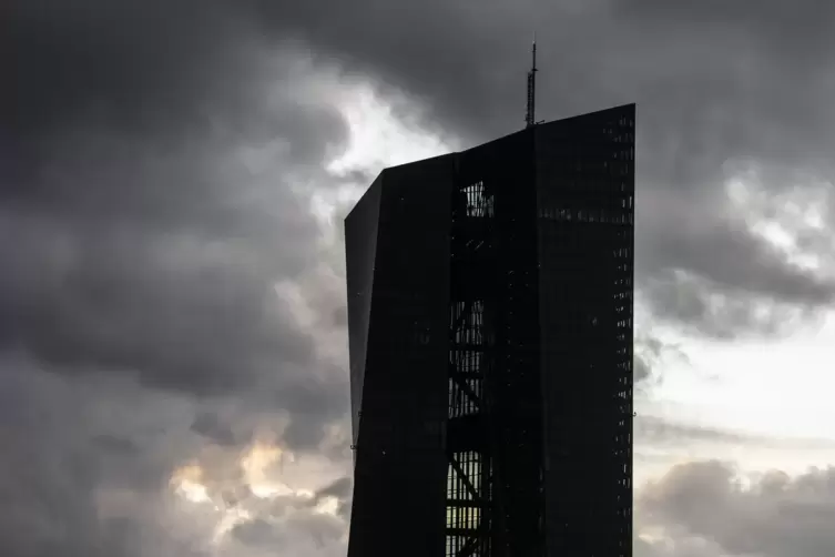 Die EZB in Frankfurt (Foto) kauft in großem Umfang Staatsanleihen. Das ist umstritten.