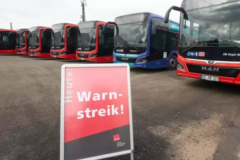 Seit Wochen kommt es im privaten Omnibusgewerbe in Rheinland-Pfalz immer wieder zu Warnstreiks. 