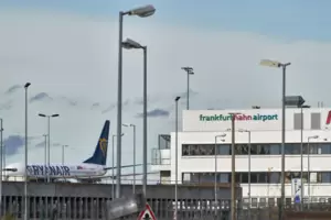 Das Passagiergeschäft brach pandemiebedingt auch am Hahn und bei der Billigfluglinie Ryanair ein. Das Passagiergeschäft brach pandemiebedingt auch am Hahn und bei der Billigfluglinie Ryanair ein.