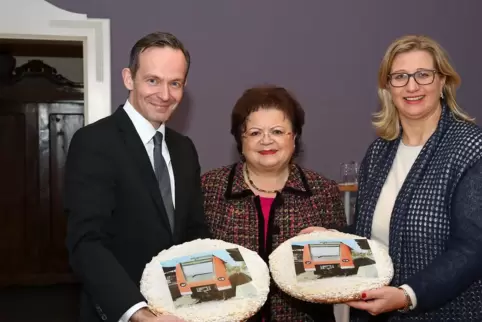 Anita Schäfer (CDU, Mitte) setzt sich seit Jahrzehnten für die Reaktivierung der Strecke ein. Sie hat in der elterlichen Bäckere