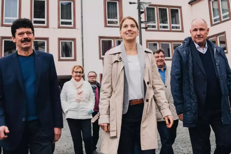 Christdemokratin Stephanie Lohr, hier mit Stadtratsfraktionschef Klaus Karlin (links) und OB Adolf Kessel (rechts), will im Rath