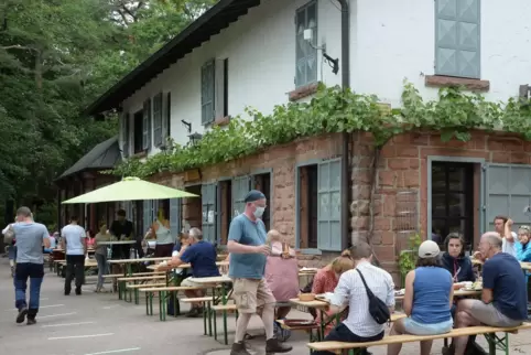Im vergangenen Sommer war Selbstbedienung bei den Pfälzerwald-Vereinshütten wie hier an der Hohen Loog möglich. 