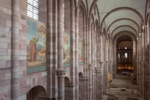 Speyerer Dom: Hier werden am Samstag 22 Kandidatinnen und Kandidaten in einen Ritterorden aufgenommen. 