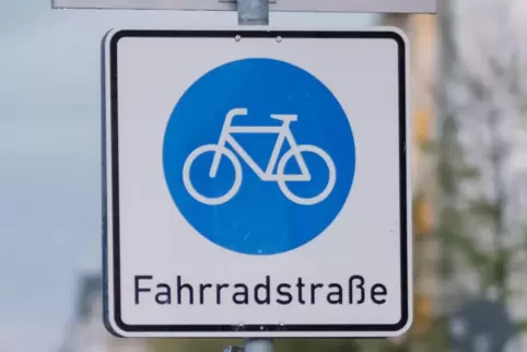 Bald in Speyer häufiger: Logo Fahrradstraße.