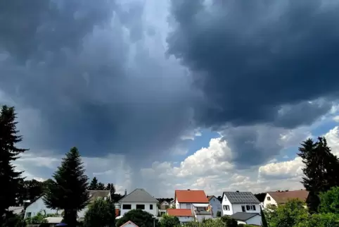 Vereinzelte Gewitter werden auch am Mittwoch wieder erwartet. 