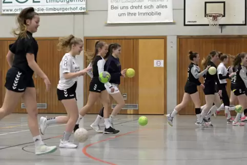 Ende März war Trainingsauftakt für die weibliche B-Jugend der JSG Mundenheim/Rheingönheim.