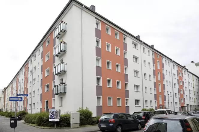 In Rheinland-Pfalz haben die Vonovia und die Deutsche Wohnen zusammen etwa 10.120 Mietwohnungen. Den jeweils größten Bestand hal In Rheinland-Pfalz haben die Vonovia und die Deutsche Wohnen zusammen etwa 10.120 Mietwohnungen. Den jeweils größten Bestand hal