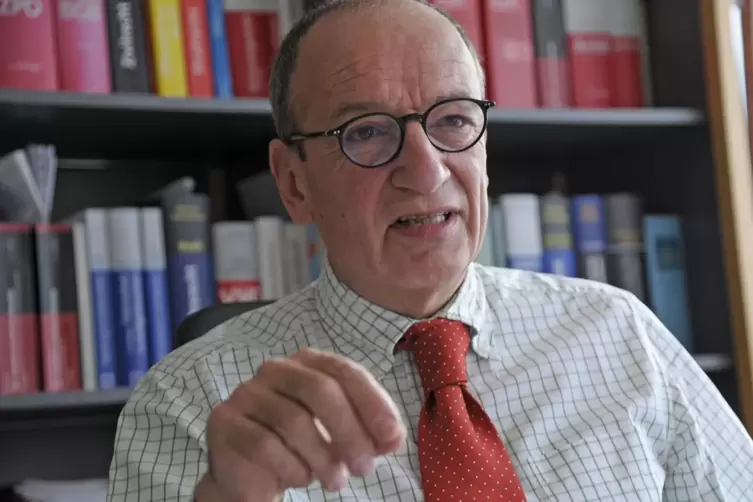 Willibrord Zunker ist der stellvertretende Landesvorsitzende des Deutschen Mieterbundes Rheinland-Pfalz. Der Rechtsanwalt aus Lu