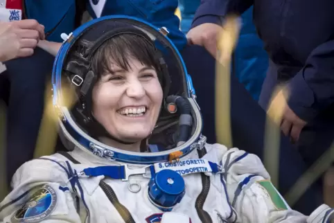 Die italienische Astronautin Samantha Cristoforetti, aufgenommen kurz nach ihrer Rückkehr aus dem All im Juni 2015. . Sie war di