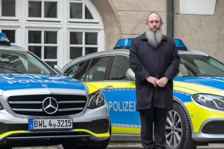 Einer der beiden Polizeirabbiner in Deutschland: Shneur Trebnik. 