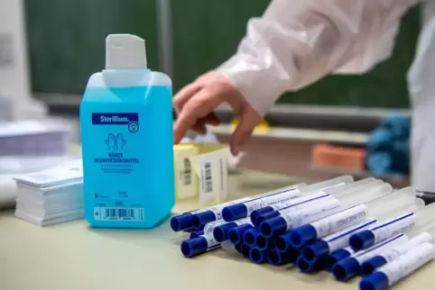 Bund und Länder wollen Betrügereien bei Corona-Tests erschweren.