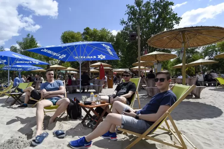 Fabian Dillmann, Jason Franck und Pascal Seilheimer (von links) aus Worms m&ouml;gen die Pfalz.
